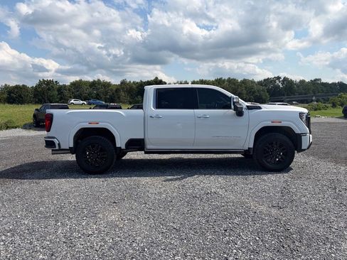 Used 2025 GMC Sierra 2500 Denali Ultimate w/ Snow Plow Prep/Camper Package AWD/4WD image 14