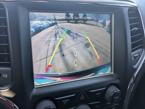 Used 2017 Jeep Grand Cherokee Limited w/ Luxury Group II image 21