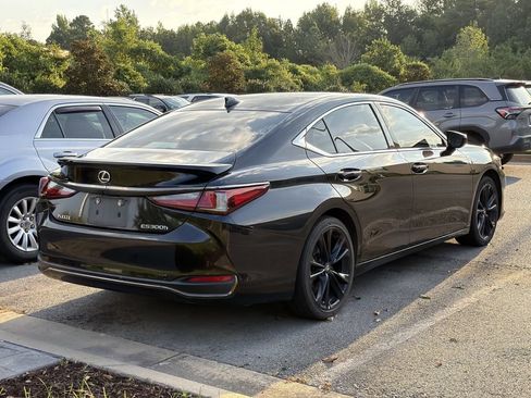 Used 2023 Lexus ES 300h F Sport w/ Accessory Package (Z2) FWD image 4
