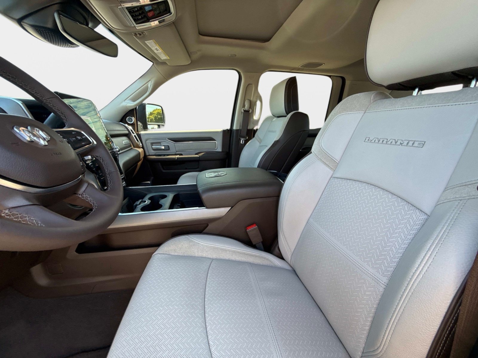 Certified 2025 RAM 2500 Laramie AWD/4WD image 22