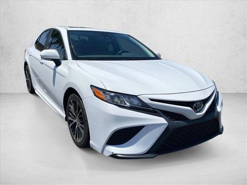 Used 2020 Toyota Camry SE w/ Audio Package FWD image 3