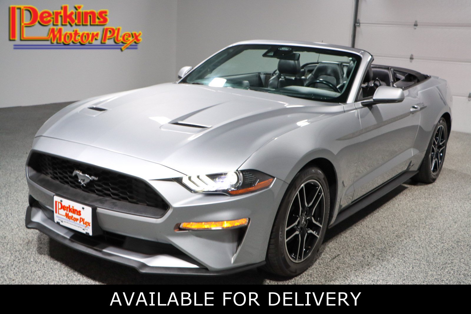 Used 2022 Ford Mustang Premium RWD image 1