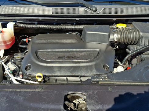 Certified 2023 Chrysler Pacifica Touring-L FWD image 28