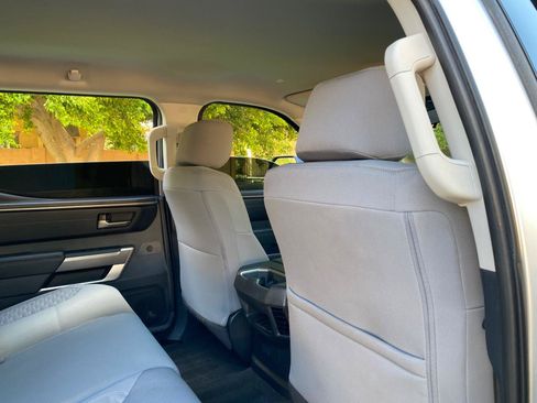 Used 2022 Toyota Tundra SR5 w/ SR5 Convenience Package AWD/4WD image 45