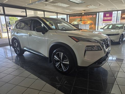 Used 2021 Nissan Rogue SL AWD/4WD image 3