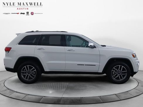 Used 2021 Jeep Grand Cherokee Limited w/ Sun & Sound Group RWD image 17
