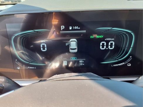 New 2026 Kia Niro EX FWD image 11