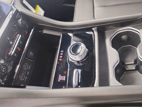 New 2025 Jeep Grand Cherokee Limited image 11