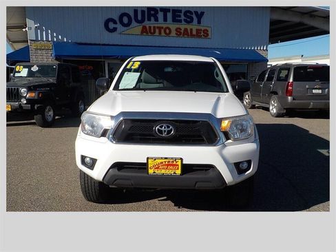 Used 2013 Toyota Tacoma 4x4 Double Cab w/ SR5 Pkg image 15