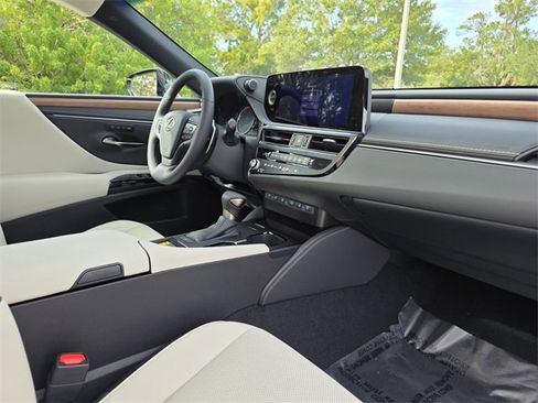 New 2025 Lexus ES 350 w/ Premium Package image 9