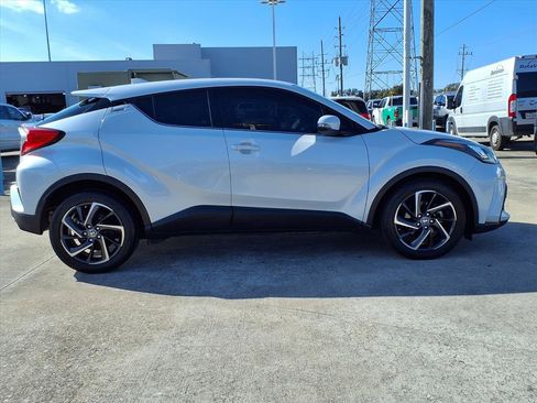 Used 2022 Toyota C-HR Limited image 23