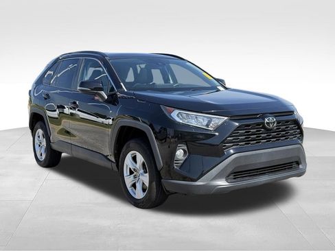 Used 2021 Toyota RAV4 XLE w/ Convenience Package FWD image 29