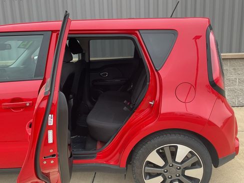 Used 2015 Kia Soul ! image 14
