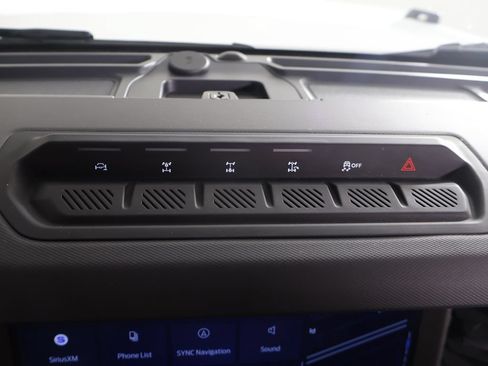 Used 2025 Ford Bronco Badlands AWD/4WD image 39