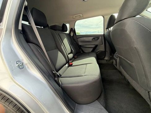 Used 2024 Nissan Rogue S FWD image 18