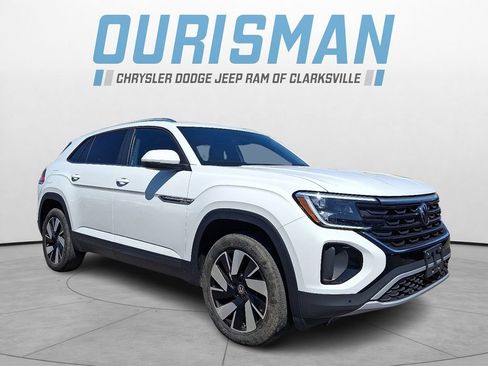 Used 2025 Volkswagen Atlas Cross Sport SE image 1