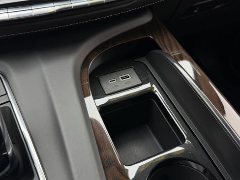 Used 2023 Cadillac Escalade Sport Platinum AWD/4WD image 23