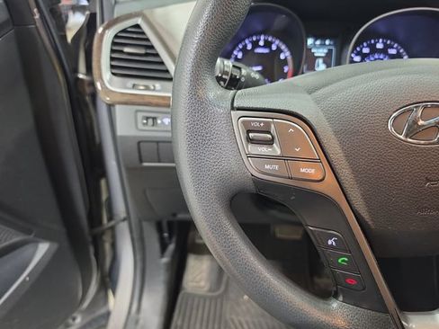 Used 2018 Hyundai Santa Fe Sport w/ 2.4L Value Package 02 FWD image 12