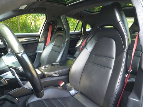Used 2018 Porsche Panamera Turbo w/ Sport Package AWD/4WD image 13