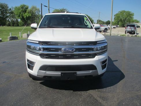 Used 2022 Ford Expedition Max Limited image 11