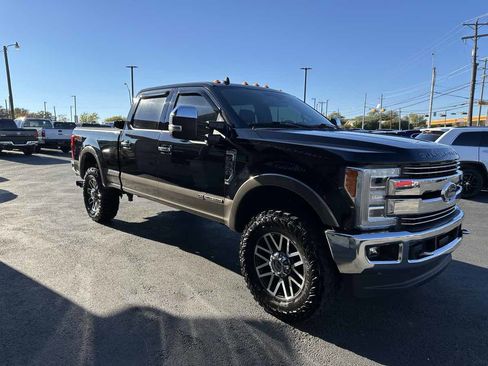 Used 2019 Ford F250 Lariat w/ Lariat Ultimate Package image 4