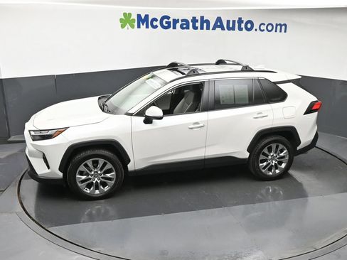 Used 2022 Toyota RAV4 XLE Premium AWD/4WD image 21