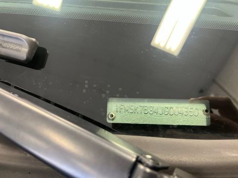 Used 2018 Ford Explorer FWD image 2
