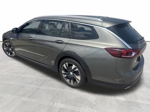 Used 2019 Buick Regal Preferred w/ Sights and Sounds Package AWD/4WD image 4