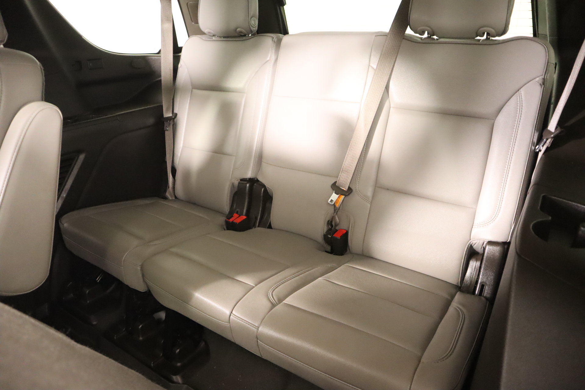 Used 2023 GMC Yukon SLT w/ SLT Premium Package AWD/4WD image 14