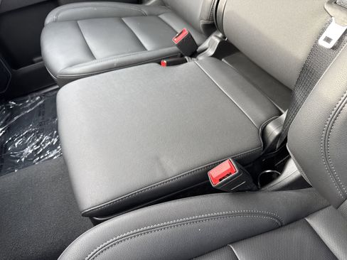 Used 2025 GMC Sierra 1500 SLT image 73