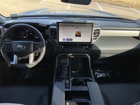 Used 2025 Toyota Tundra Limited image 19