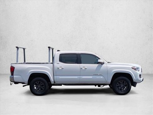 Used 2023 Toyota Tacoma SR5 AWD/4WD image 4