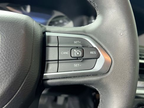 Used 2024 Jeep Compass Latitude image 17