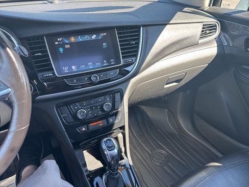 Used 2019 Buick Encore Essence image 18