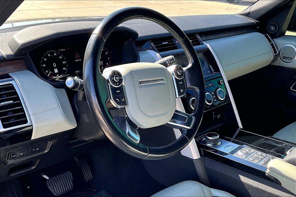 Used 2018 Land Rover Discovery HSE Luxury AWD/4WD image 15