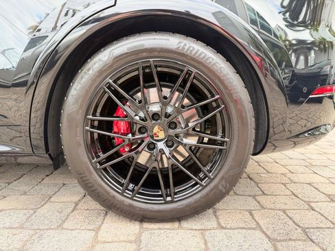 Used 2025 Porsche Cayenne GTS image 25