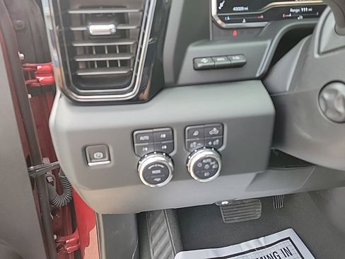 Used 2024 GMC Sierra 1500 AT4 w/ Technology Package image 7