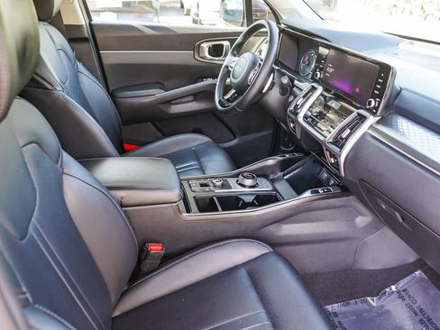 Used 2023 Kia Sorento EX w/ Panoramic Sunroof Package FWD image 17