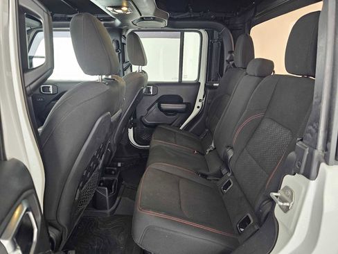 Used 2020 Jeep Gladiator Rubicon image 17