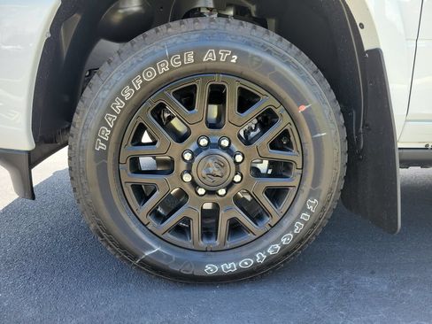 New 2026 RAM 2500 Limited AWD/4WD image 9