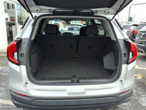 Used 2022 GMC Terrain SLE w/ Driver Convenience Package image 14