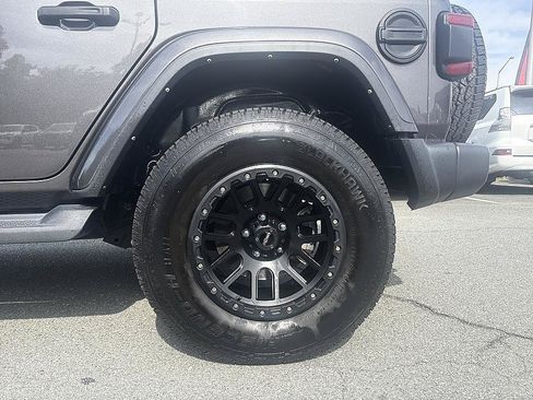 Used 2021 Jeep Wrangler Unlimited Sahara AWD/4WD image 10