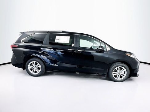 New 2026 Toyota Sienna Limited AWD/4WD image 10