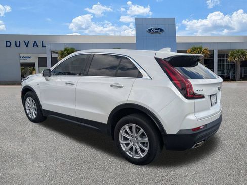 Used 2023 Cadillac XT4 Luxury w/ Cold Weather Package FWD image 6