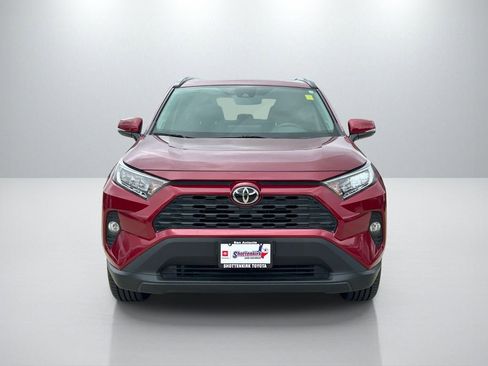 Used 2020 Toyota RAV4 XLE Premium FWD image 2