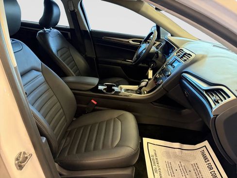 Used 2016 Ford Fusion SE w/ Equipment Group 202A image 18