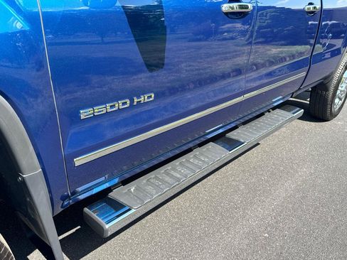 Used 2017 GMC Sierra 2500 SLT w/ Duramax Plus Package AWD/4WD image 30