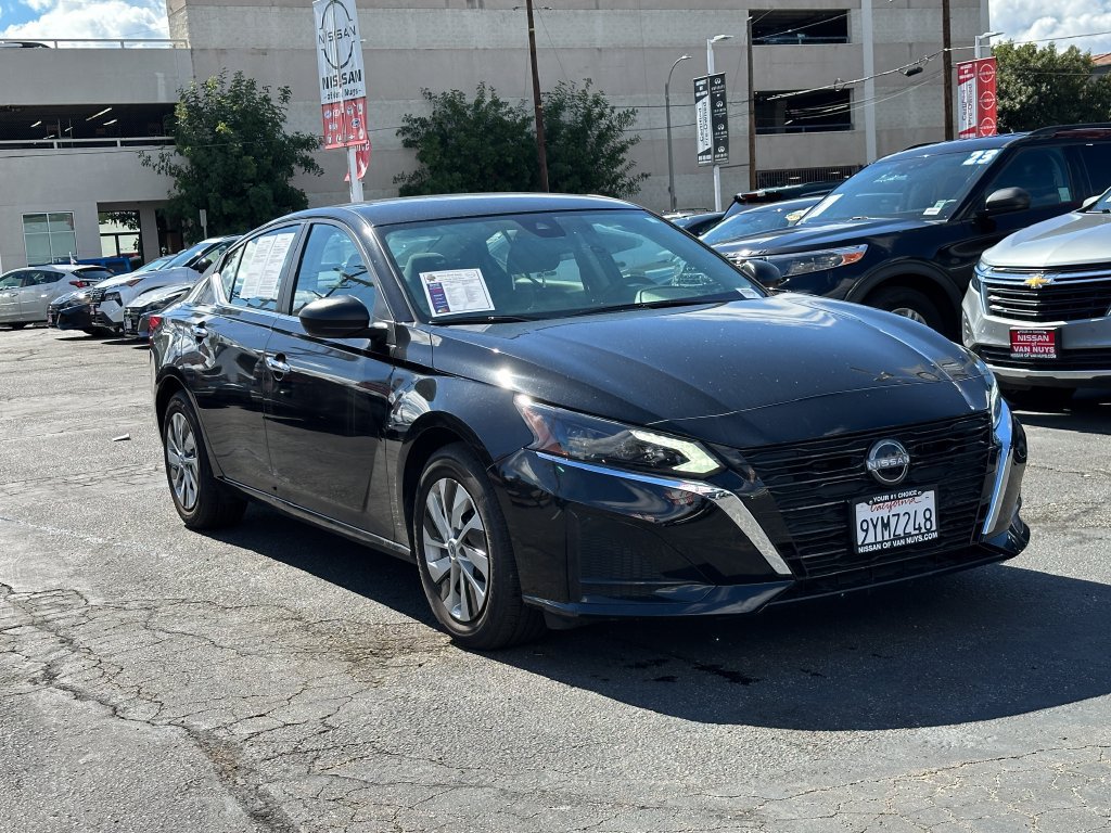 Used 2025 Nissan Altima 2.5 S FWD image 10