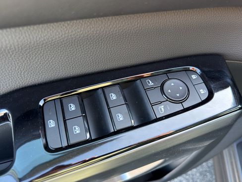 New 2026 Nissan Pathfinder SL AWD/4WD image 12