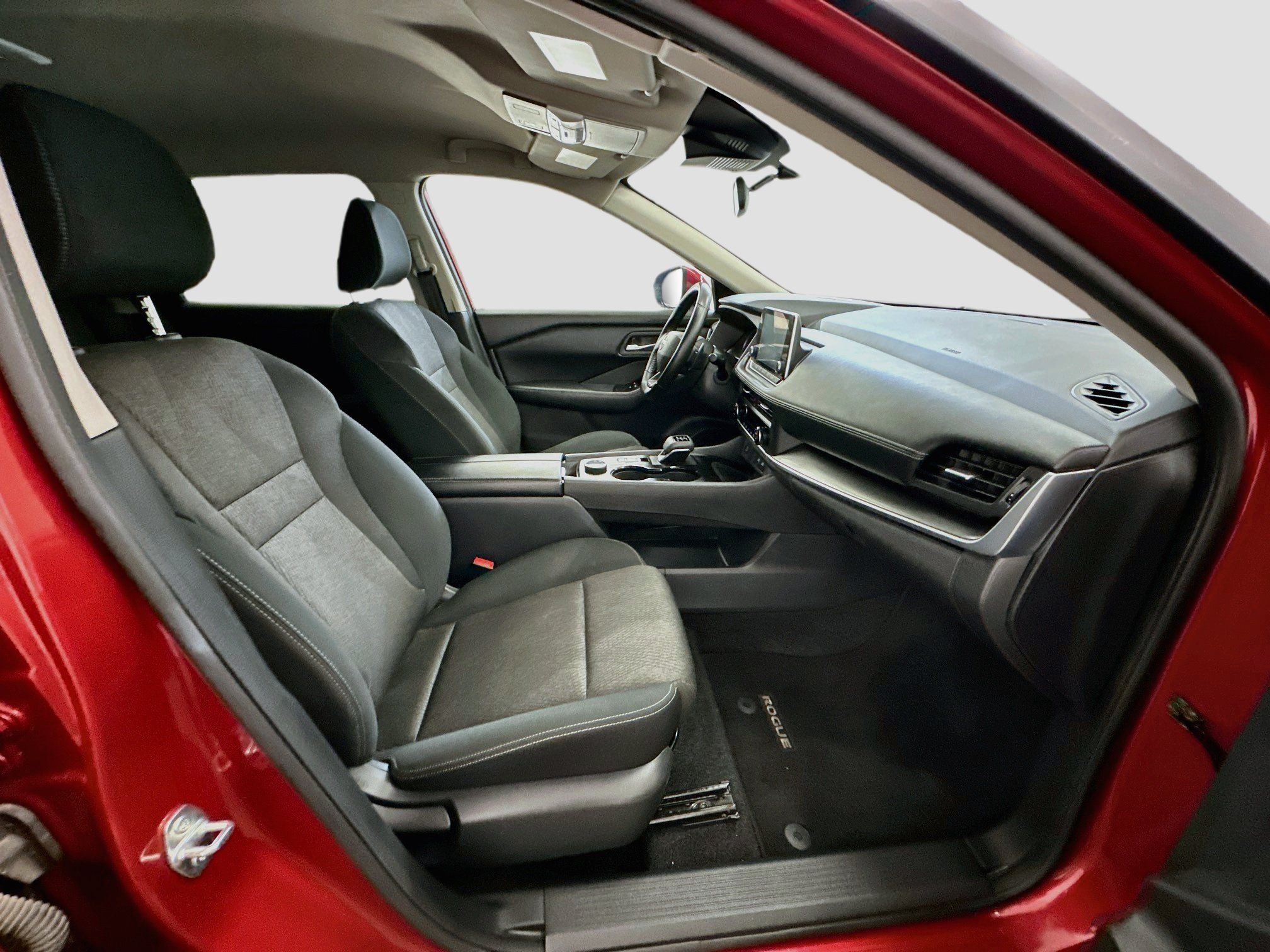 Used 2025 Nissan Rogue SV AWD/4WD image 32